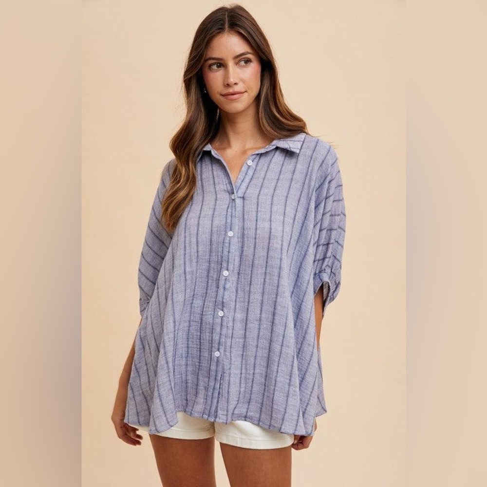 Anniewear White with Blue Striped Button-Up Half Sleeve Shirt Size Medium - NWT